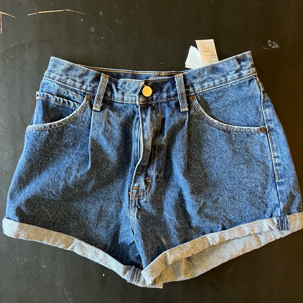 Abercrombie & Fitch Annie High Rise Short